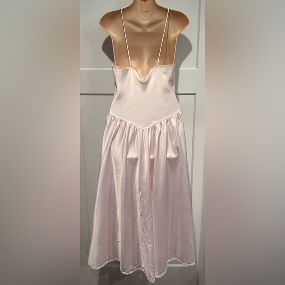 VICTORIA'S SECRET Vintage Strappy Drop Waist Satin Lace Pearls Gown size M - Picture 4 of 5